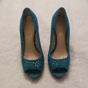 Enzo Angiolini Turquoise Suade Pumps Size 6.5